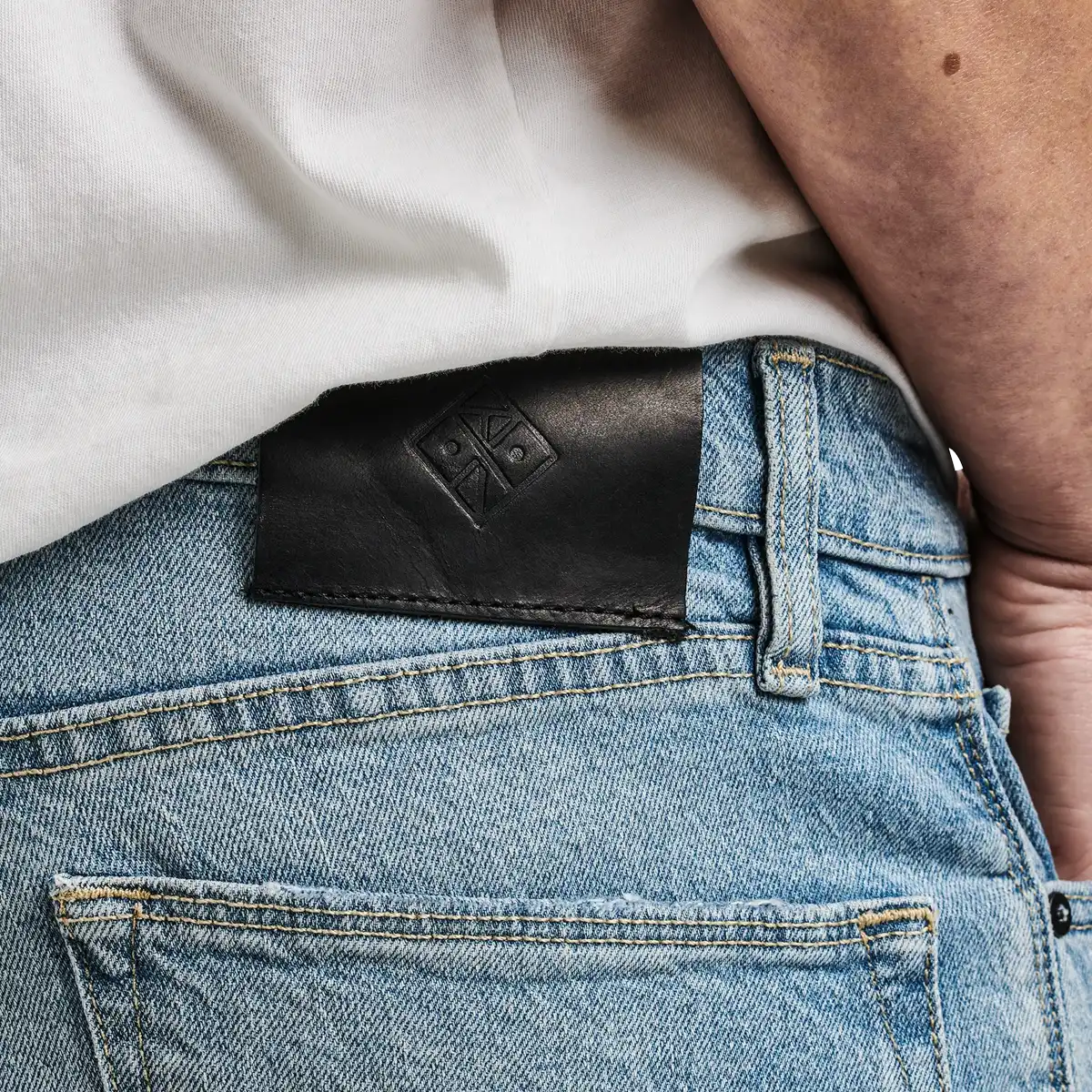 Men's Hwy 133 Slim Straight Jean