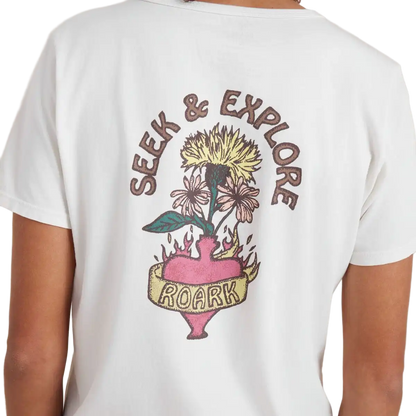 Women's Heart Vase Everyday Tee